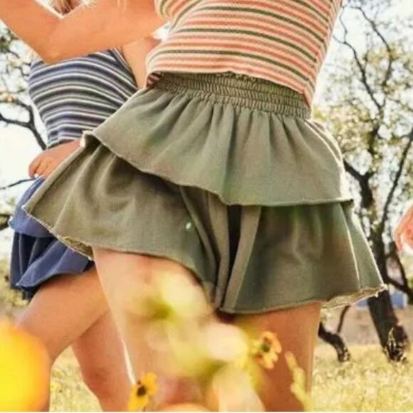 NWT aerie sage tiered mini skirt - Picture 2 of 8